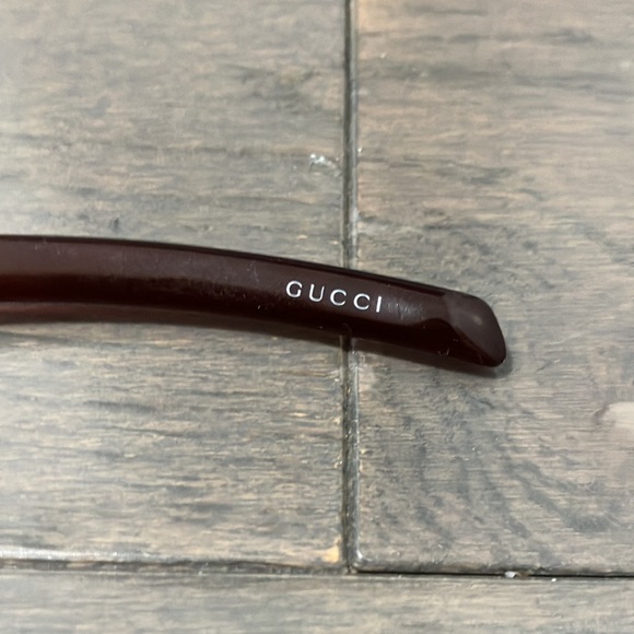 Y2K Vintage Gucci Sunglasses with Case - Picture 8 of 9